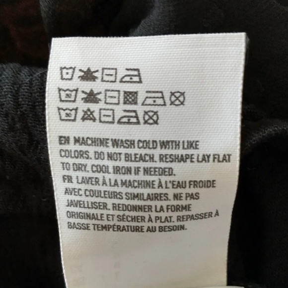 American Eagle Top Large Swiss Dot-with Floral Embroidery - Picture 13 of 13